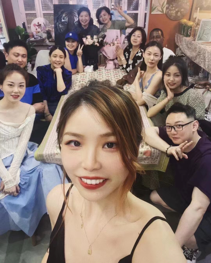 　　“画里的拾光”团队与画友们聚会