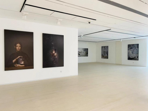 　　展览现场-马特奥·巴西雷作品展示