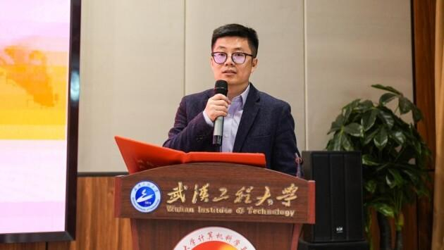 　　金山云副总裁、技术体系负责人钱一峰讲话