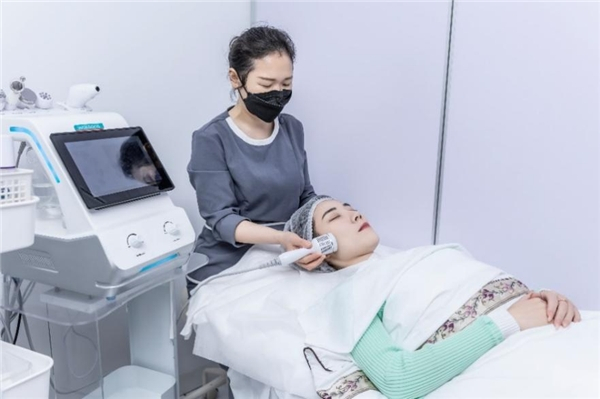 　　图注:屈臣氏BA提供SPA护理服务