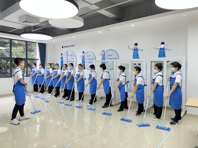 　　图为轻喜到家保洁师培训现场