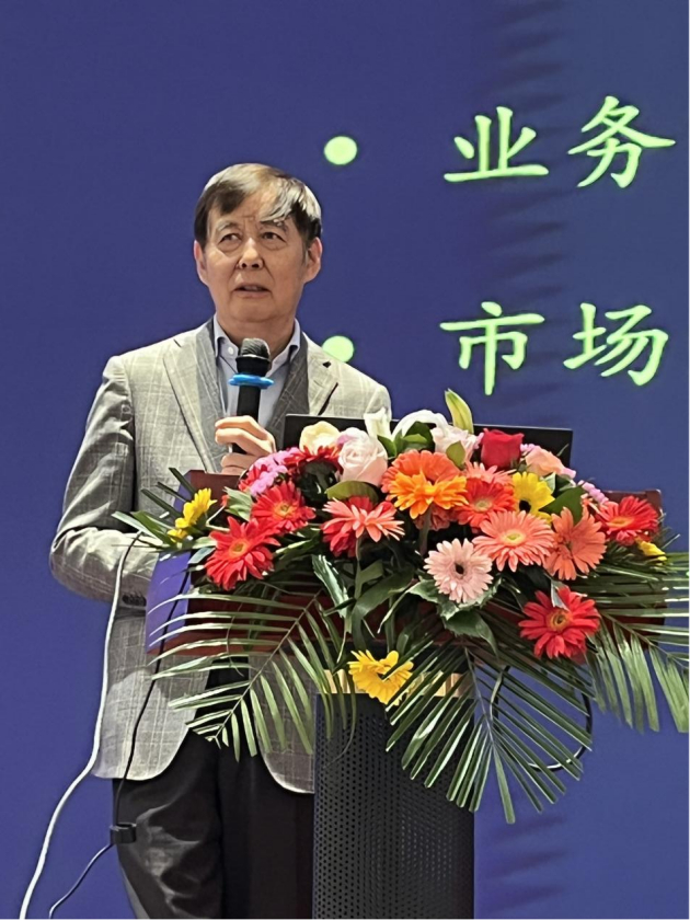 　　易智瑞公司总裁何宁发言