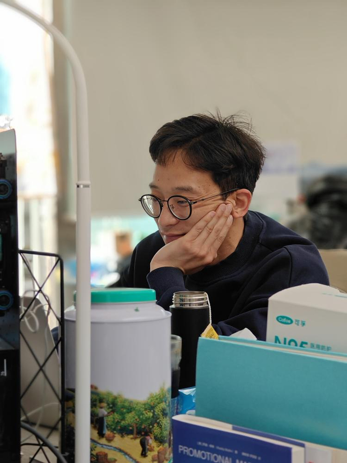 85mm长焦 图源：品玩 LU摄