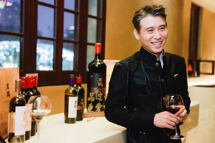 著名演员李乃文