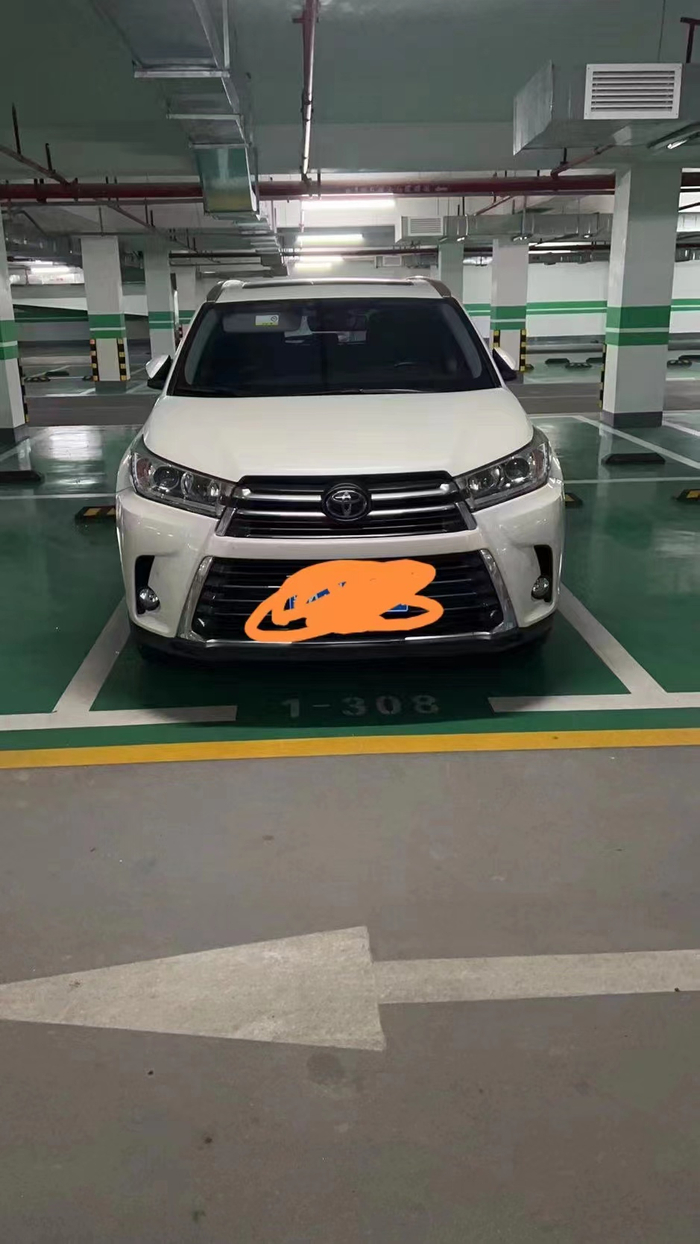 标准车位停车照片。