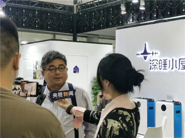 　　澳门科技大学副校长 朱依谆博士接受采访