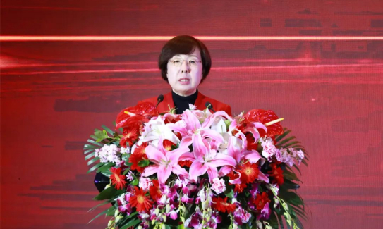 　　中国农业科学院饲料研究所副所长李秀波进行成果发布