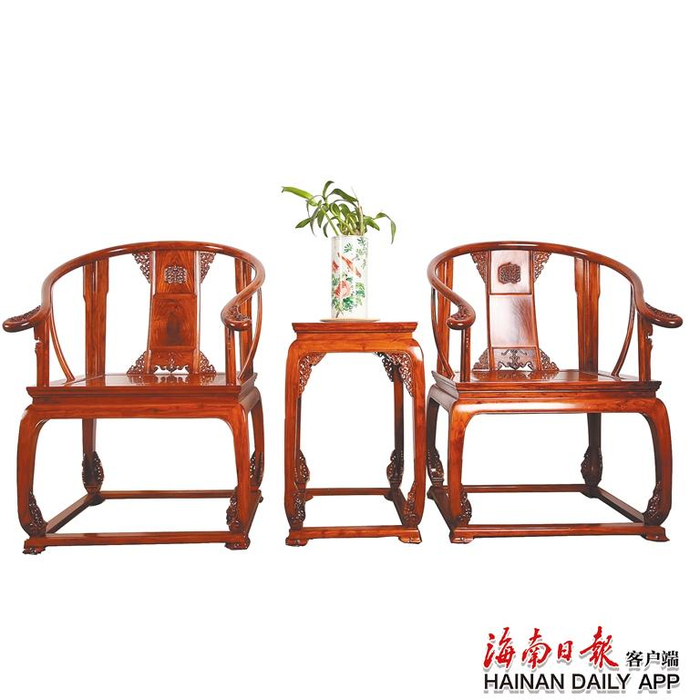 刘飞雄的贝雕作品《丹凤朝阳》。受访者供图