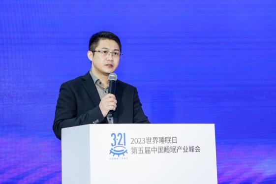 　　洪兴股份董事长 郭梧文