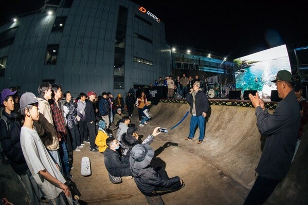 　　Vans 中国滑板短片首映式