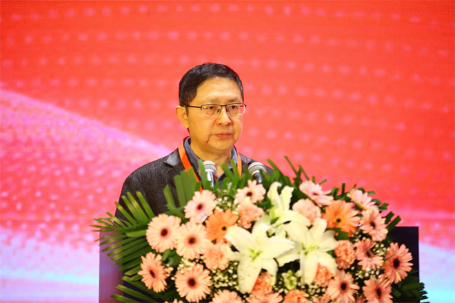 　　陕西省航空学会秘书长、西北工业大学教授钟诚文发言供图西安爱邦电磁技术有限责任公司