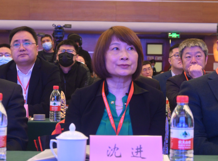 　　中国科协学会服务中心创新服务处处长沈进出席会议