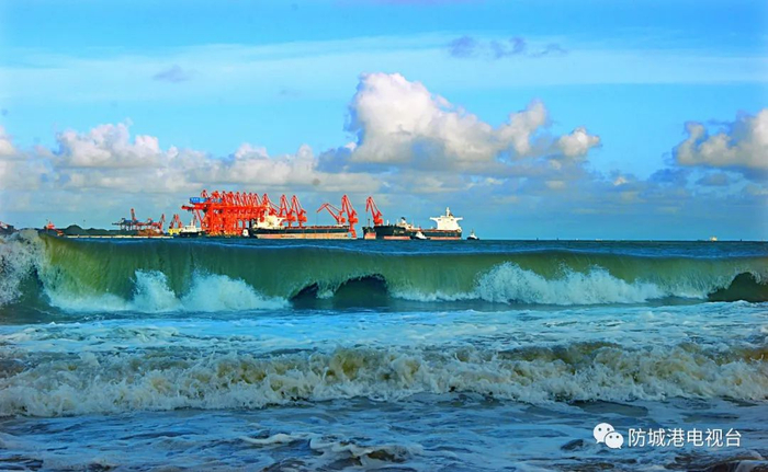 ▲2009年二十万吨泊位落成（张大进 供图）