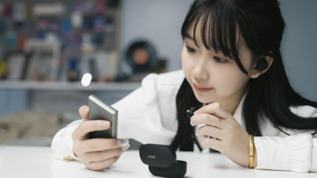 索尼WF-1000XM4悦音相伴 图片来源微博@数玩工场-小安