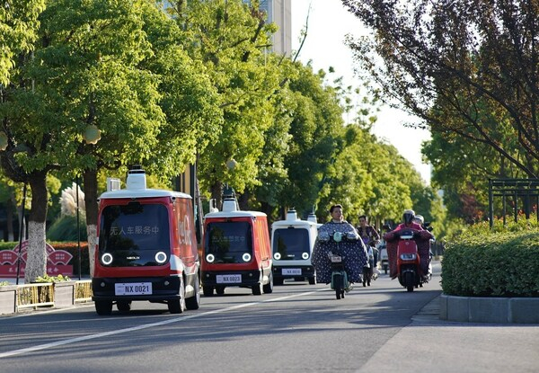 　　新石器第四代L4级无人车X3 Plus