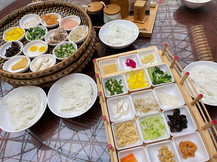 　　过桥米线 普娅鑫 摄