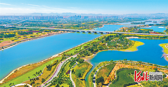 如今，石家庄滹沱河两岸已成为集防护、观赏、休闲等于一体的绿色生态旅游景观长廊。