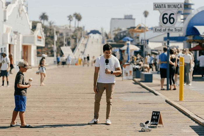 机器狗Loona在海外的应用场景