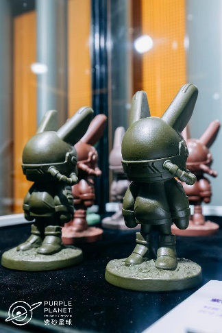 　　紫砂星球联名ROBBi推出首款紫砂潮玩茶宠