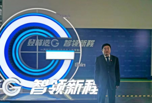 　　商用车开发院院长兼党委书记王建宇现场解答关于J6G产品“黑科技”