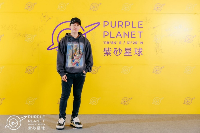 　　知名影星黄晓明出席发布会现场