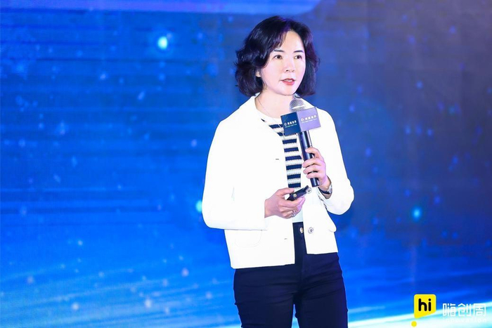 　　澳优中国区副总裁、佳贝艾特总经理李轶旻主题演讲