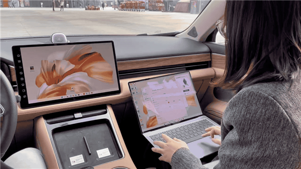 PC双屏协同演示 图源：品驾摄