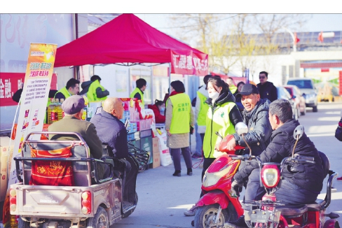 石家庄汇融农村合作银行在藁城王宫村开展“汇融惠农惠泽‘三农’”活动现场