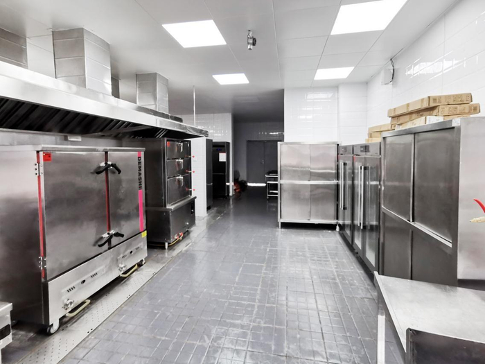 　　图：湖南某高新技术企业后厨主食加工区