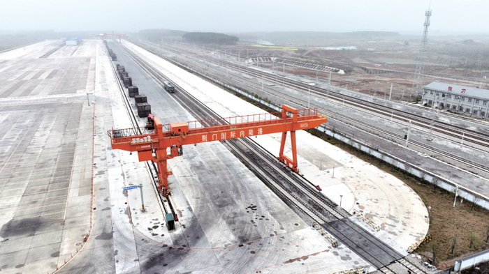 ▲荆门国际内陆港铁路作业区。