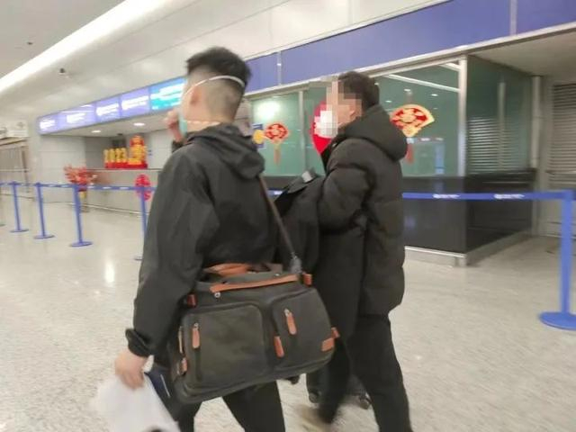 张浩被家人接回到国内 受访者供图