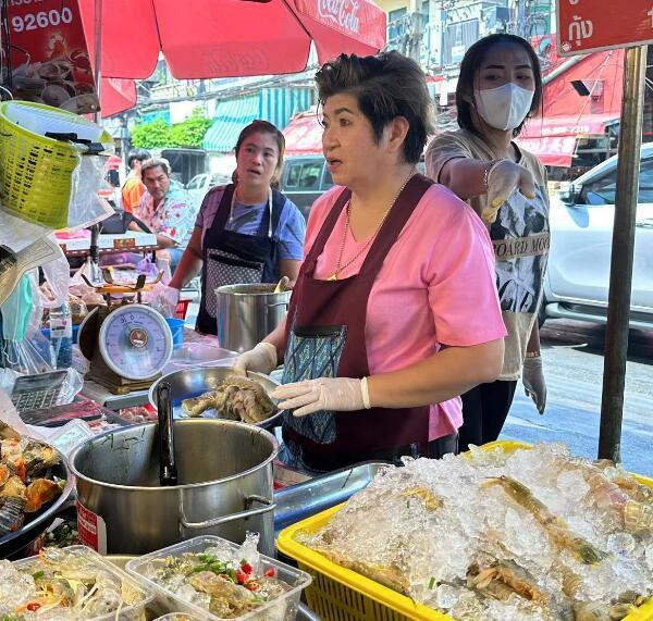 　泰国路边摊 图片来源：受访者安琪提供