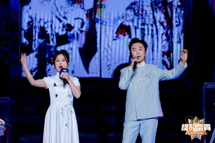 an可儿与李玉刚同台合作《赤伶》