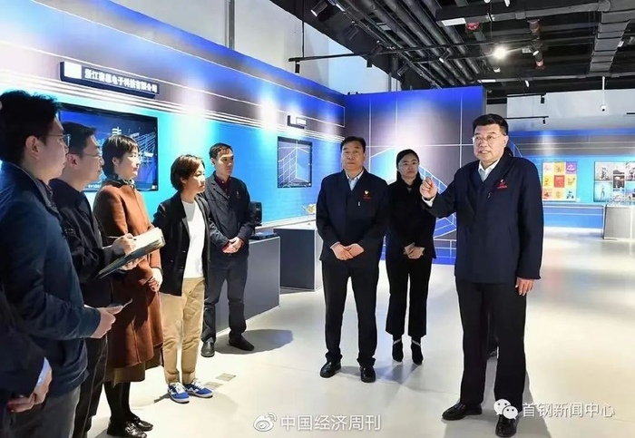 首钢集团有限公司党委书记、董事长赵民革现场宣讲全国两会精神 供图：首钢集团新闻中心   