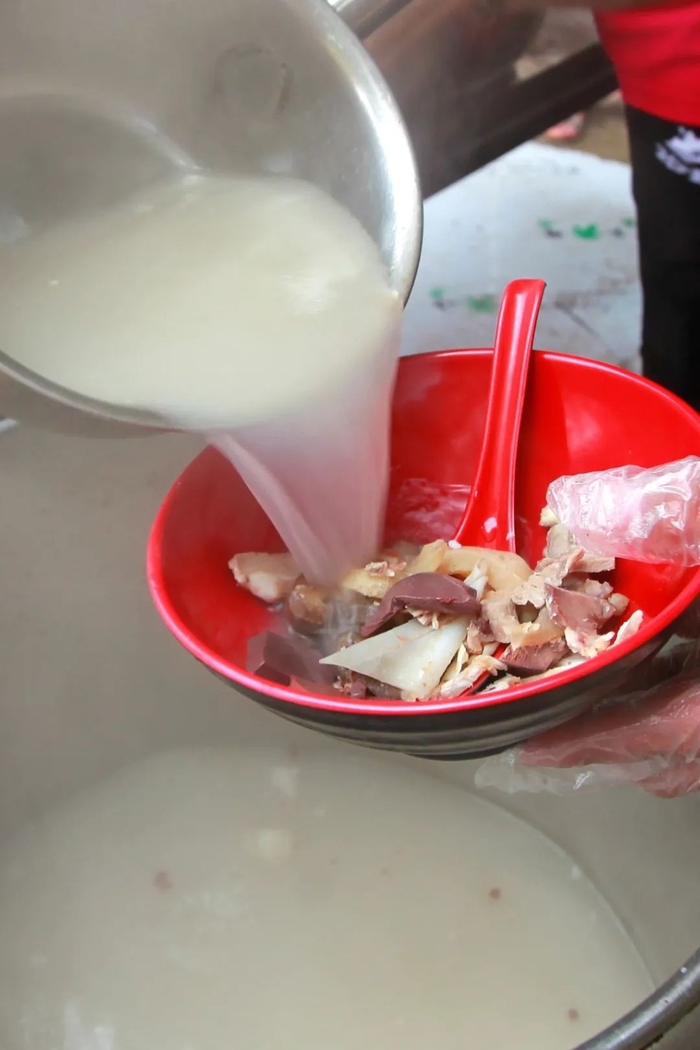   羊汤，山东另一个特色美食。