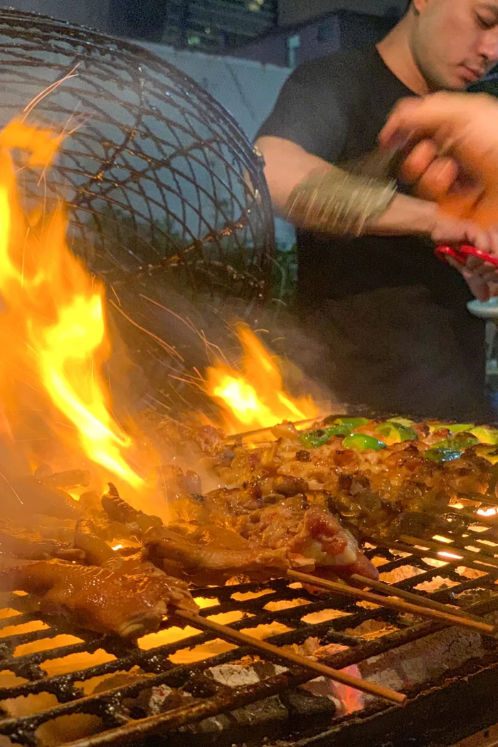 山东烧烤，烟雾缭绕中的美味。