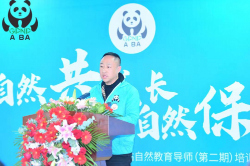 　　汶川县教育局党委委员、副局长 罗敏