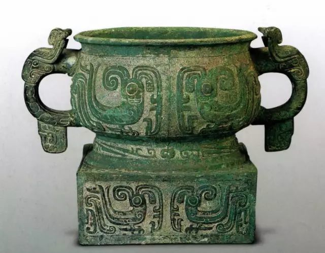 ▲ 孟簋 西周穆王时器 陕西长安张家坡西周窖藏出土