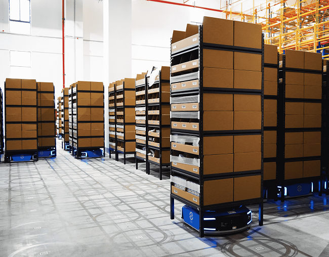 图：菜鸟为富邦物流提供的AGV机器人