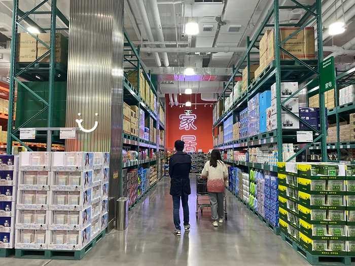 ▲ fudi的家具区，占地较小，会员店内主打的还是食品与生鲜。图 / 每日人物摄