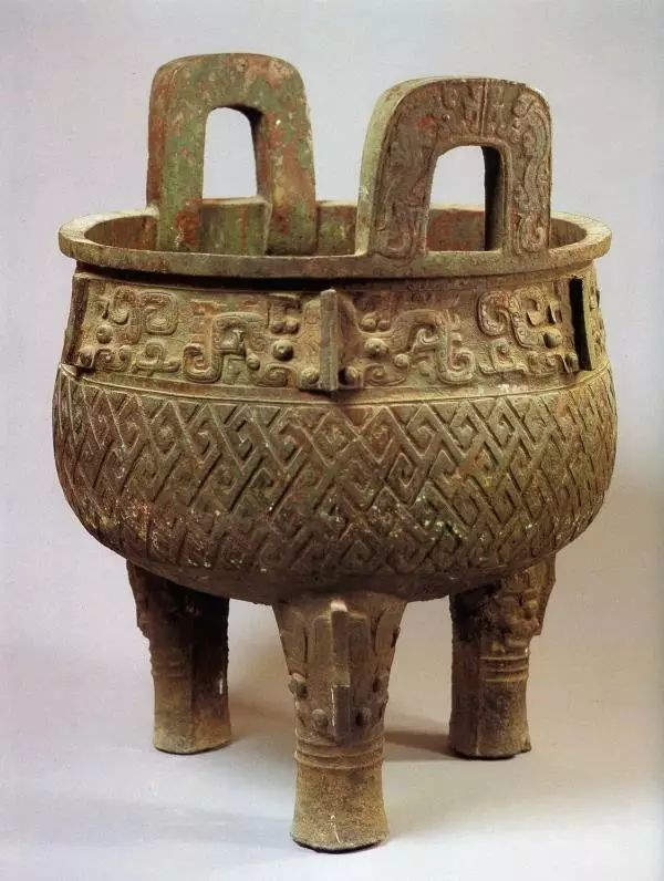 ▲ 兽面勾连雷纹鼎 西周早期 陕西长安新旺村出土