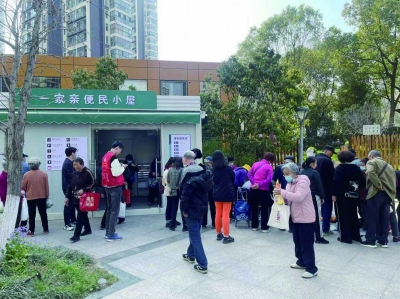 长虹路社区核酸小屋改造的“一家亲便民小屋”。 通讯员 罗思静 摄