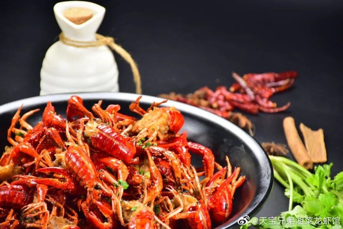 图源天宝兄弟湘菜龙虾馆微博