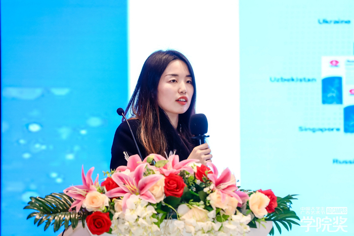 　　以岭药业零售市场连花清瘟产品经理贾宇然女士