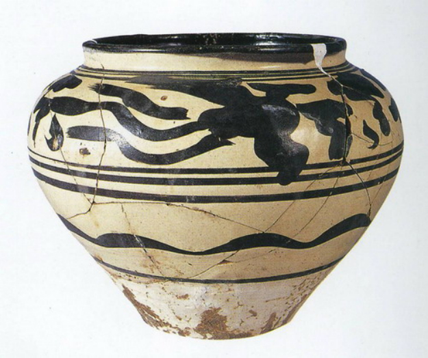 禹州钧窑遗址出土的白地黑花瓷罐（图源：河南省文物考古研究）