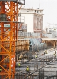     中港国际项目施工工地一派繁忙。    本报特约记者　李经川　摄