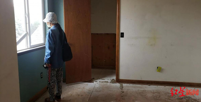 ↑林女士在被严重破坏的家中