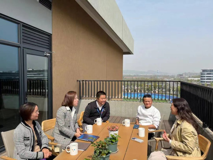 马云现身云谷学校 图片来源：云谷教育