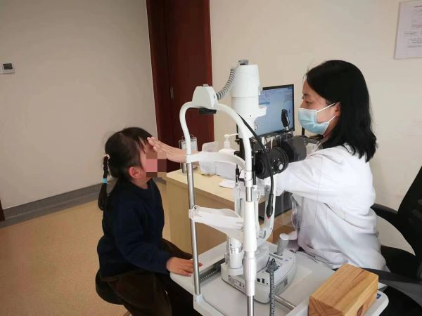 图说：每年开学后是配镜的高峰期 来源/采访对象提供