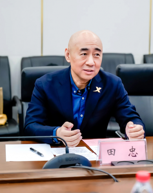 　　田忠:特步主品牌CEO